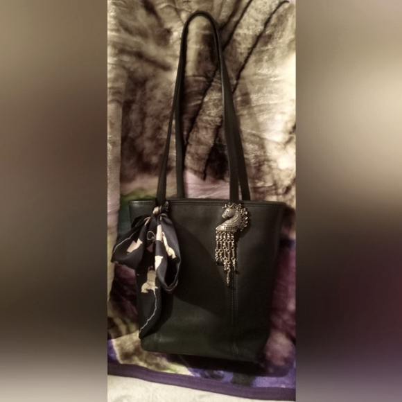 Vintage Coach Black Leather Shoulder Bag EUC